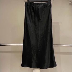 Babaton Slip Satin Midi Skirt Black 00